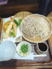 武蔵野そば処　50周年　天ぷらとそばとうどんの合い盛り　三島　武蔵野そば処　Gourmet男子のグル巡り