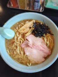 新店オープン　背脂中華そばしか勝たん　小千谷　ラーメン弐豚　麵人　麺狂い　麵紀行