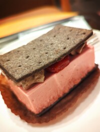 スタバでCAFE　Time　クッキーサンド　ストロベリー＆チョコしか勝たん　Cafe男子の珈琲ダイアリー