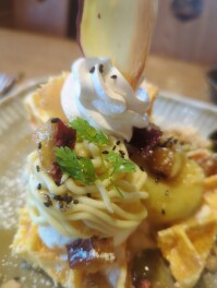 季節のワッフル　さつまいものワッフル　与板　DEKUNOBOU　Sweets男子のスイーツ巡り