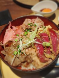 南魚沼　本気丼2025　釜蔵三昧　牛三昧丼　魚沼釜蔵総本店　Donburi男子の全米が泣いた日