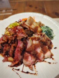 本気丼2025　南魚沼　六日町　グリル＆ワイン　じゅー　越後牛と新潟県産豚のビストロ丼　Gourmet男子のグル巡り