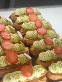 新店オープン　花と菓子　Flag　エクレール　ピスタチオを喰らうの巻　Sweets男子のスイーツ巡り