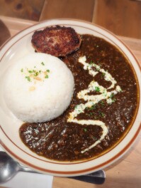 ハーフハンバーグ牛すじ赤ワイン煮込みカレーを喰らうの巻　六日町　グリル＆ワイン　じゅー　Gourmet男子のグル巡り