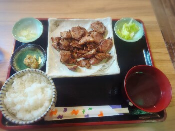 豚タン定食を喰らうの巻　福島　会津若松　もつ煮の寿　Gourmet男子のグル巡り