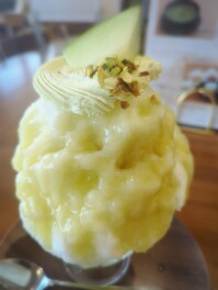 メロンとピスタチオ　かき氷を喰らうの巻　三条　ON　THE　UMAMI　スイーツ男子のスイーツ巡り
