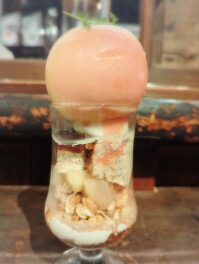 まるごと桃のパフェを喰らうの巻　加茂市　KIDORI　cafe　 Cafe男子のスイーツ巡り