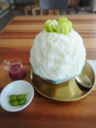 かき氷　ぶどう杏仁を喰らうの巻　白根　季節のくだもの　団吉氷店　Sweets男子のスイーツ巡り