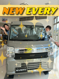 ショールームに展示車エブリイ入りました！！！