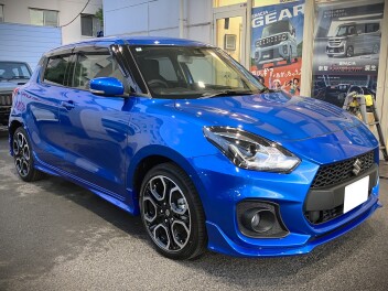 袖ヶ浦市にお住まいのT様に、スイフトスポーツをご納車いたしました。