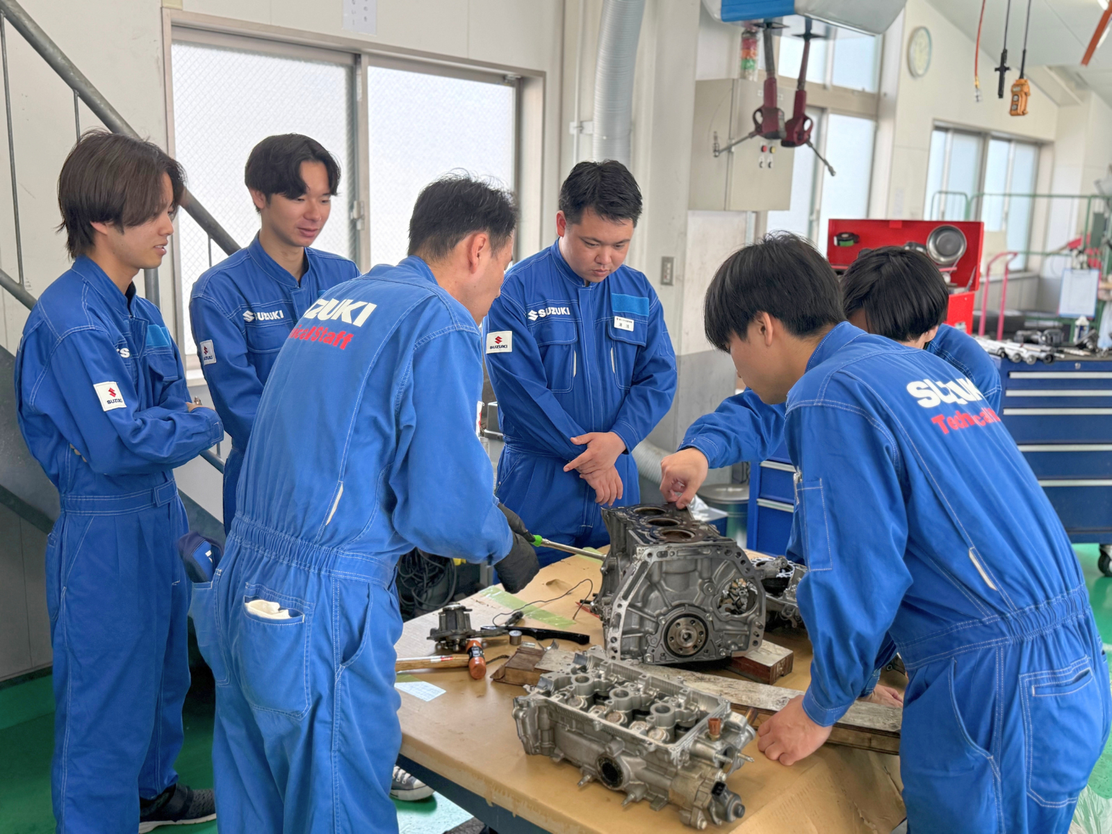 ☆ 新入社員研修【サービス研修】 ☆｜採用情報トピックス｜採用情報