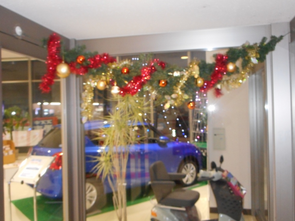 店内はクリスマスで一色 新車情報 お店ブログ 株式会社スズキ自販鳥取 スズキアリーナ丸山