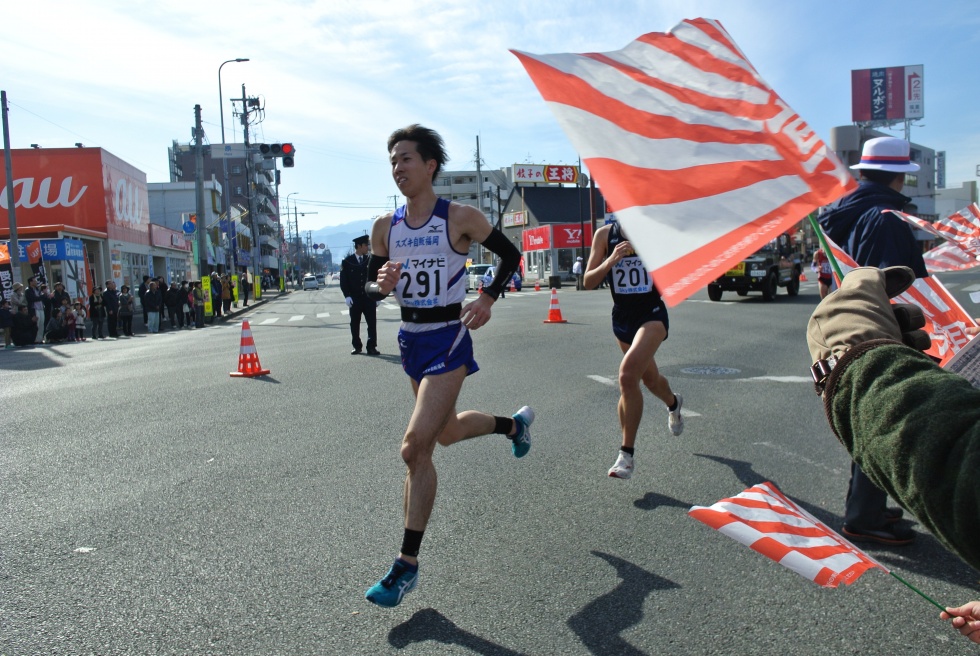 福岡国際マラソンの応援に行ってきました その他 お店ブログ 株式会社スズキ自販福岡 西営業所