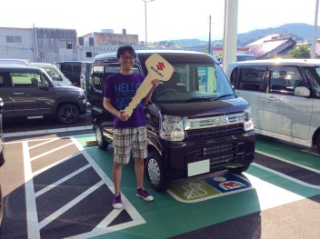 「推しメン」のカラーは紫！　エブリイご納車★