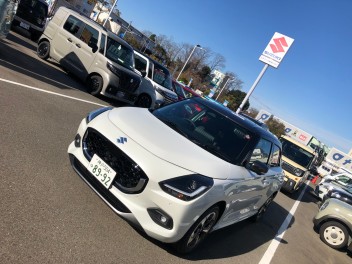 新型スイフト入ってきました！！