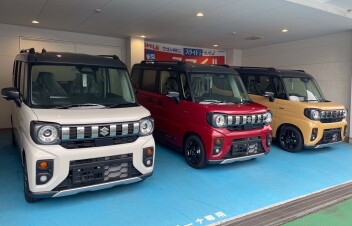 新型スペーシアギア カラー比較☆