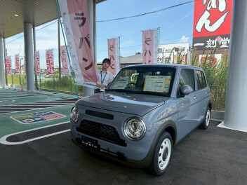 新型ラパン展示車入りました！！！