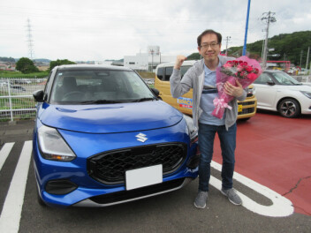 新車スイフトご納車です！！