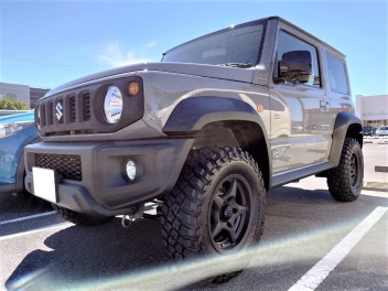 成田市にお住いのM様に、ジムニーシエラ OFF-ROAD PKG.をご納車いたしました。