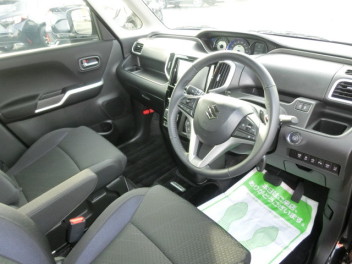 安心して乗っていただけます！中古車の清掃もばっちりです！