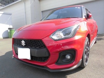 スイフトスポーツのバーニングレッドパールメタリック♪