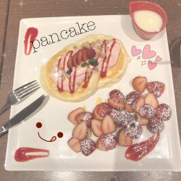 いちごのパンケーキ