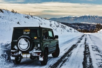 《雪面のジムニー》お客様からお写真を送っていただきました！