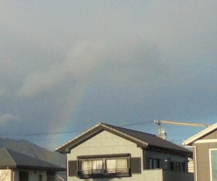 虹が出ていました！！