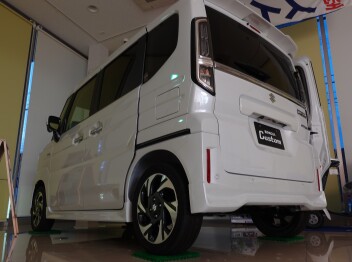 ショールームの展示車が変わりました。