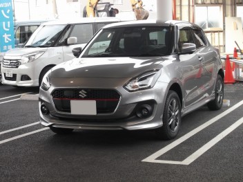 スイフト　ＨＹＢＲＩＤ　ＲＳ　納車させて頂きました★