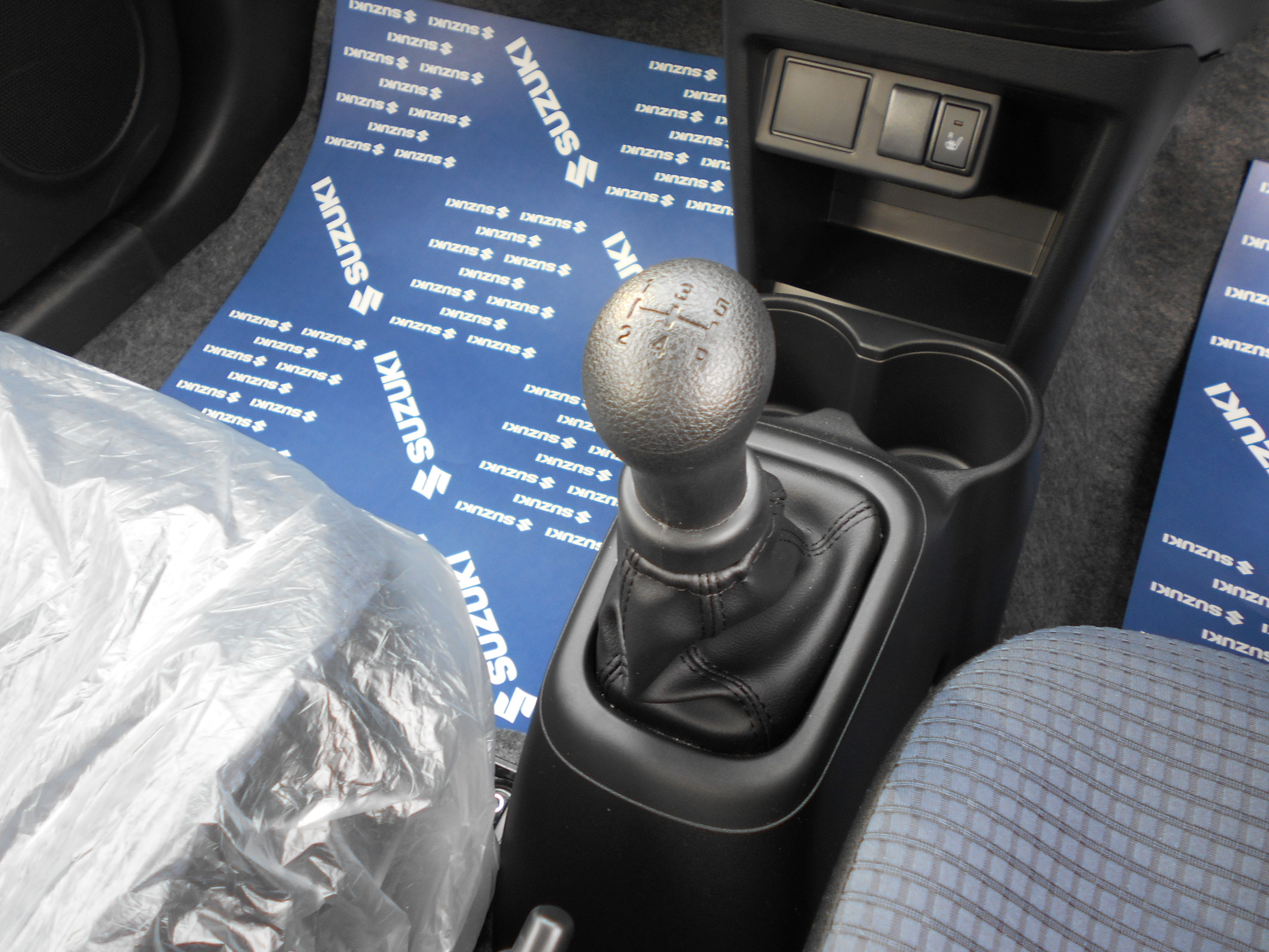ピンク・ブルー アルト 5速MT マニュアルミッション 2WD 走行5648km