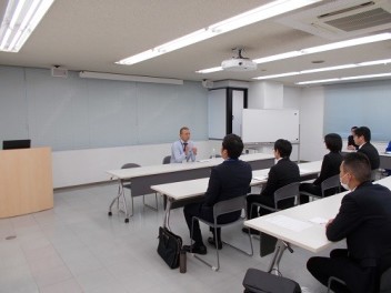 ☆採用教育情報☆　スタッフ研修（入社４年目～６年目）