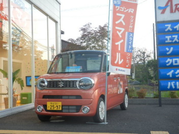 最新のワゴンＲスマイルのご試乗がスズキアリーナ羽生店でできます！どうぞご試乗ください。