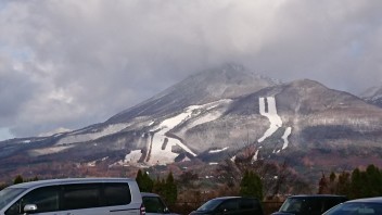 現時点で冬の存在感が圧倒的過ぎる朝と今週末の展示会