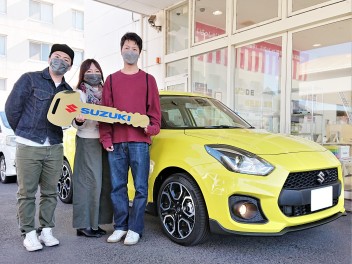 市原市にお住いのI様に、スイフトスポーツをご納車いたしました。