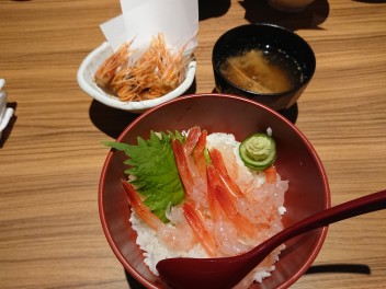 増毛の甘えび丼