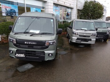 新型スーパーキャリィXリミテッド・キャリィが入荷しました！