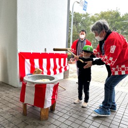 毎年恒例のお正月フェアもお餅つきも大盛況のうちに無事に開催終了！！