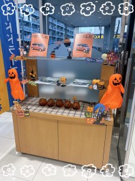 店内ハロウィンの飾りつけしました☆彡