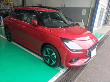新車スイフト納車しました