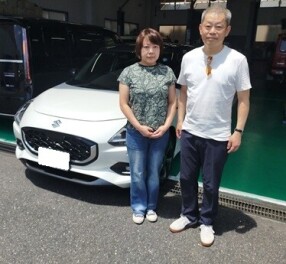 新車スイフト納車しました