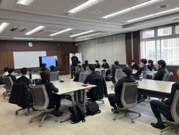 新入社員１年目振り返り研修を行いました！！