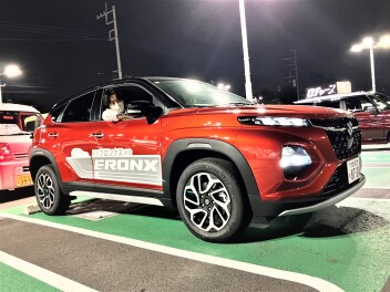 フロンクス　試乗車