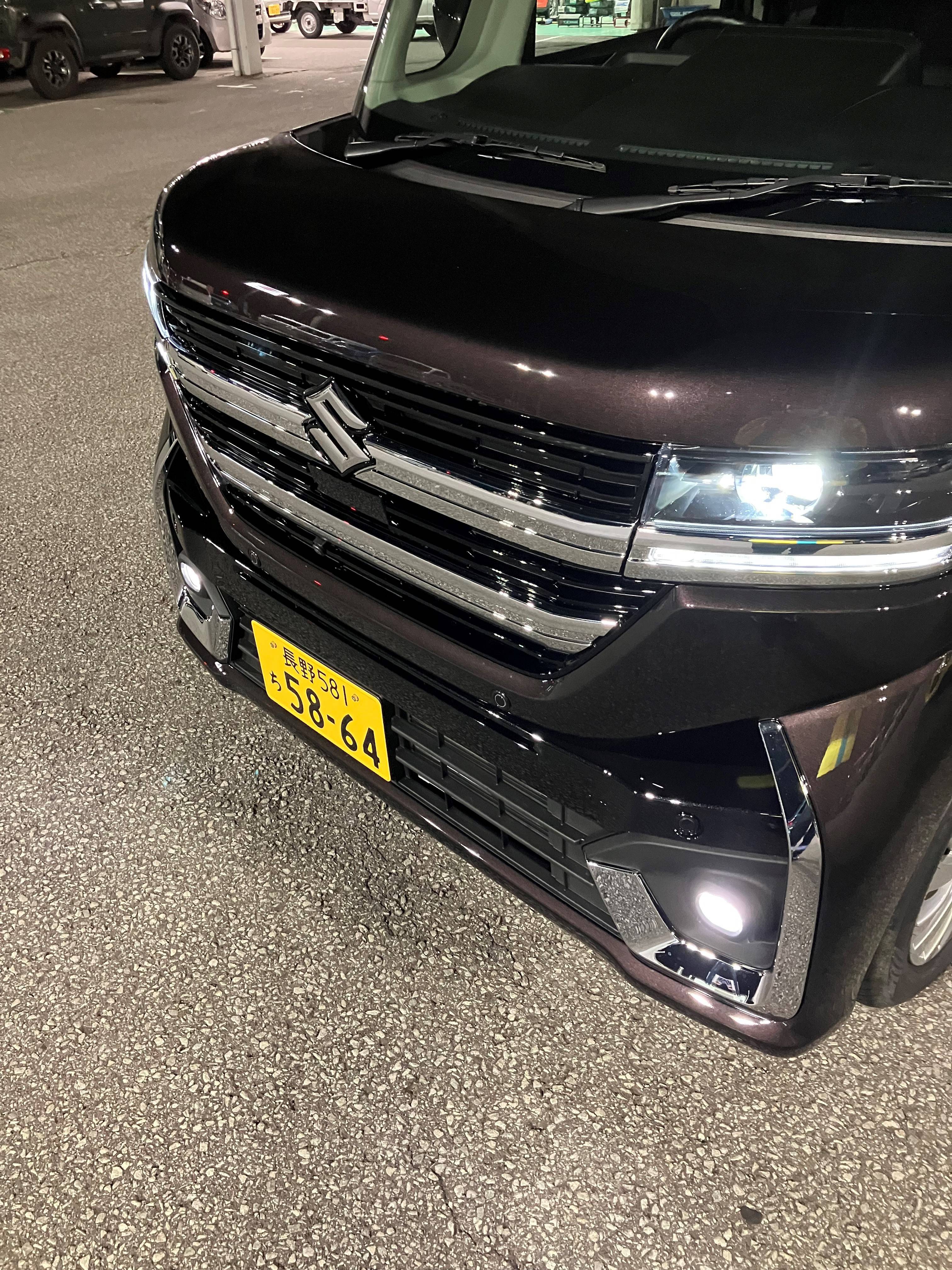 スズキスペーシアカスタム右ヘッドライト