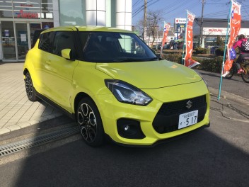 スイフトスポーツの試乗車が入荷しました♪