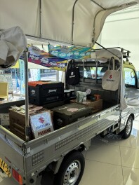 スズキグッズ展示中！