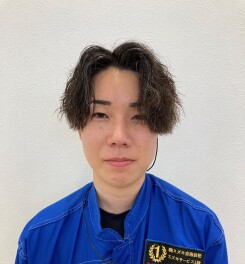 新しいスタッフの紹介です♪