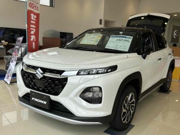 フロンクス展示車入庫しました！