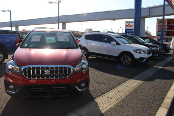 SX4　S-CROSSが勢揃い！