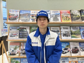 西泉店に新しいスタッフ！？よろしくお願いします！